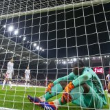 Timothy Fayulu à terre après avoir concédé le troisième but servettien.